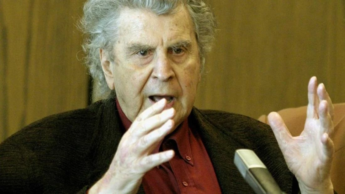 «Κατακεραυνώνει» την κυβέρνηση ο Μίκης Θεοδωράκης: Η Ελλάδα κατάντησε χειρότερη κι από Μπανανία